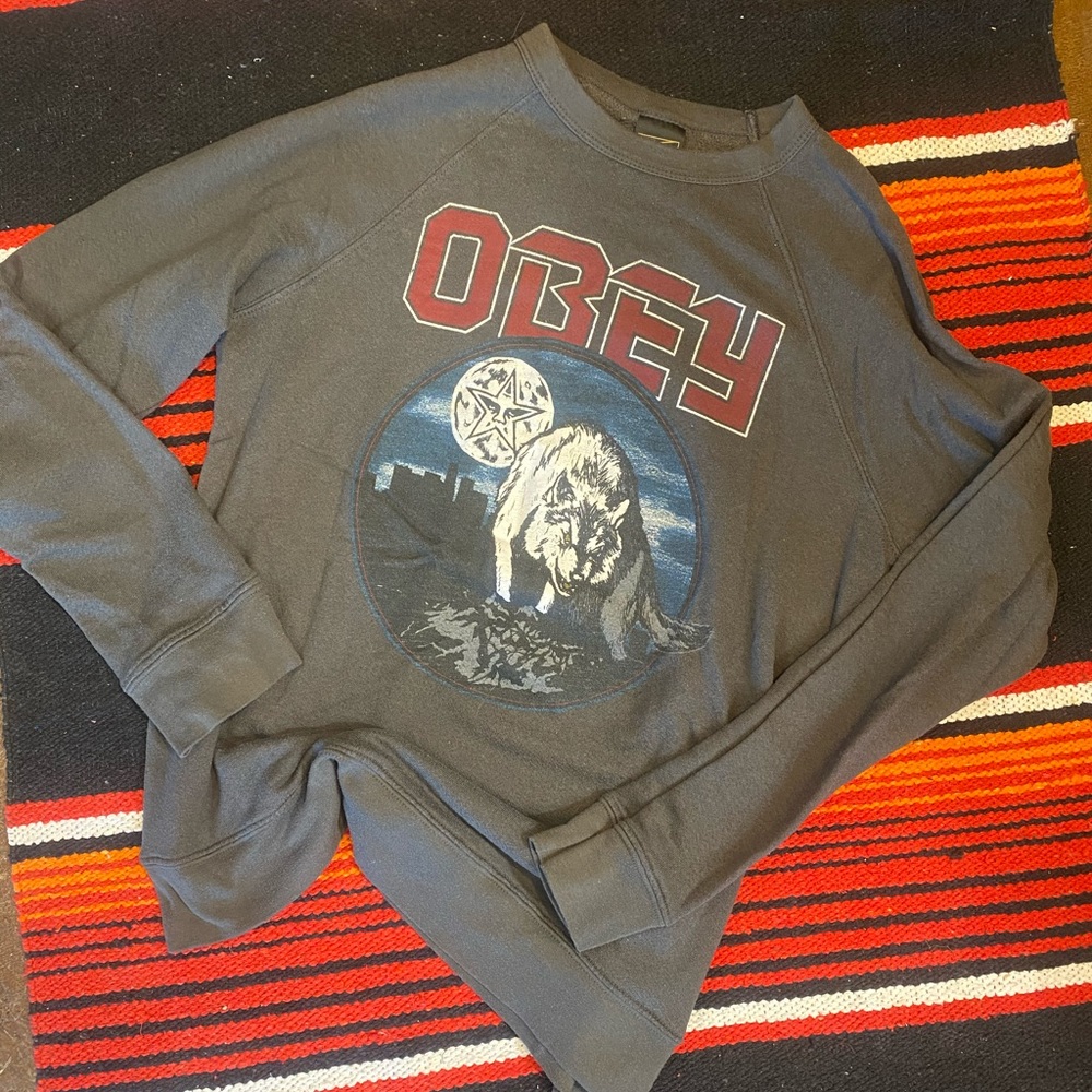 Obey Pullover
